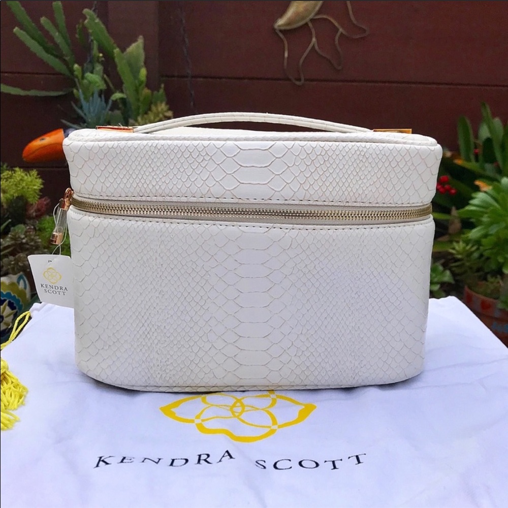 Kendra Scott Nwt White Python Carryall Case - image 1